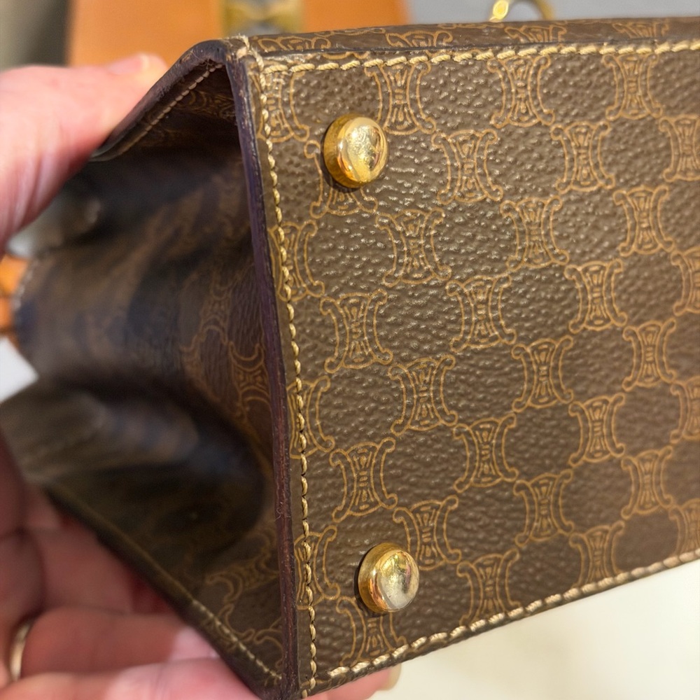 Below cost! Celine rare Macadam chain lock trapezoidal bag with crossbody strap - Picture 7 of 10